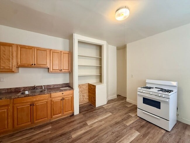 128 Greenwood St Unit 2L