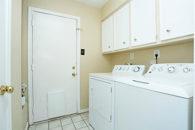 Photo - 2410 Chanay Ln