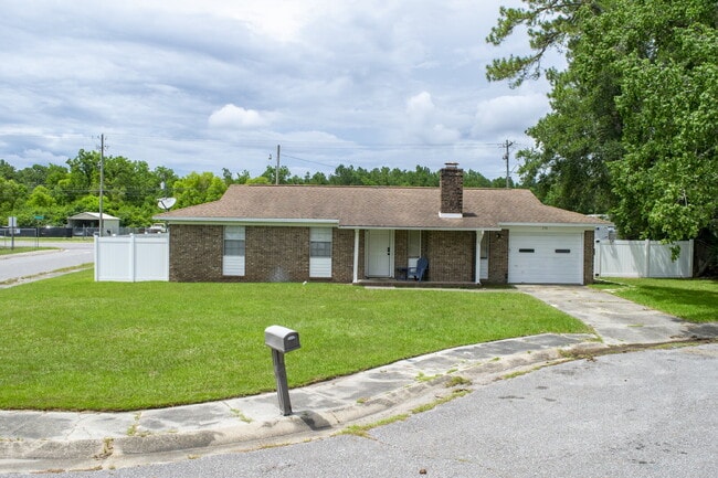 Building Photo - 738 Carondelay Dr Rental