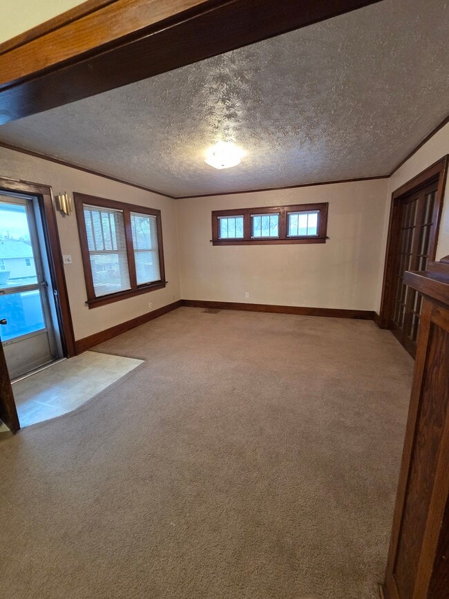 Photo - 2400 S Henry St