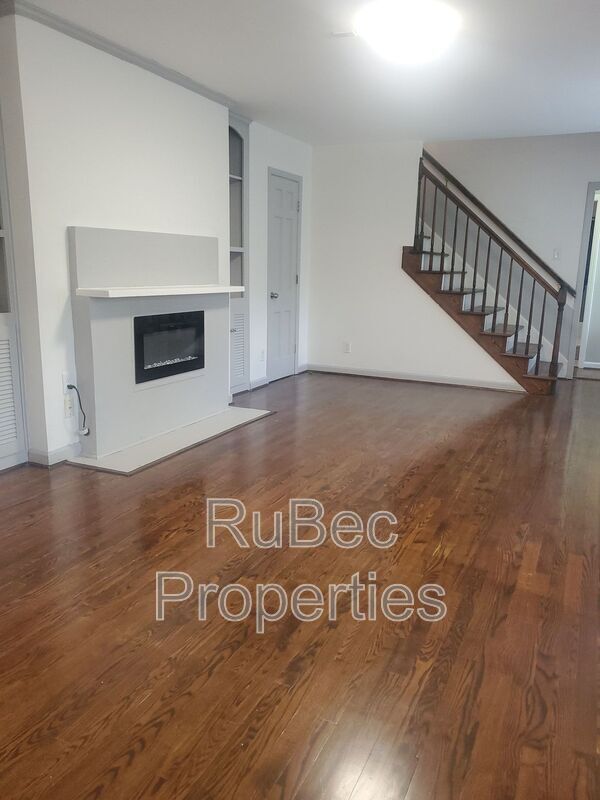 Photo - 3405 Erinbrook Ln