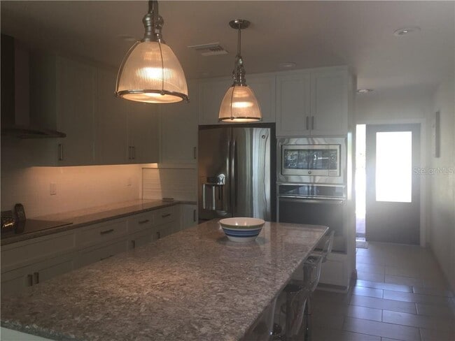 Photo - 5519 Azure Way