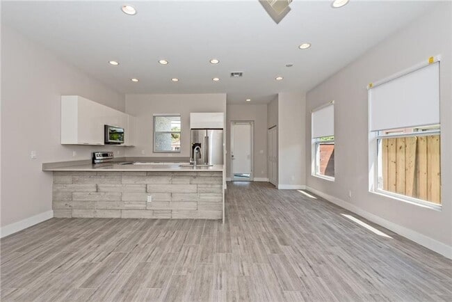 Photo - 1105 NE 2nd Ave