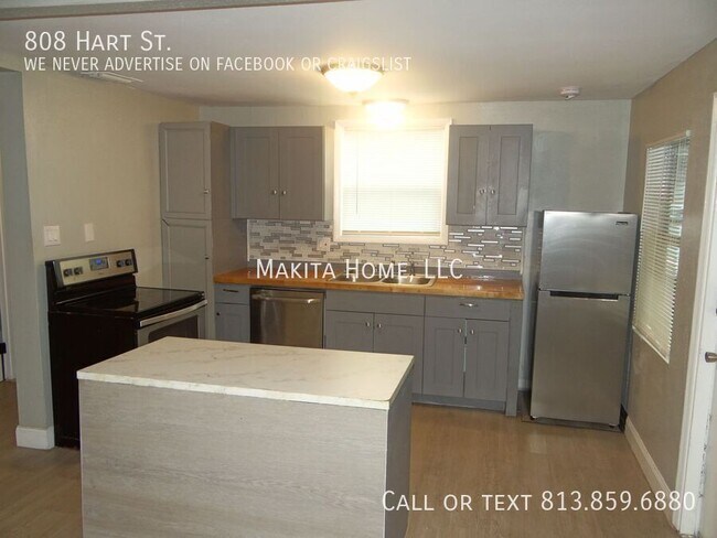 Photo - 808 Hart St