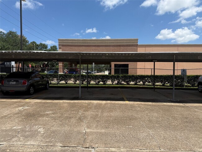 845 Augusta Dr Unit 11