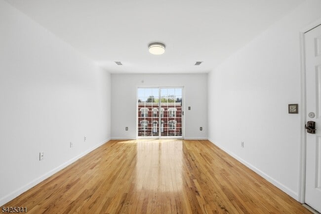 Photo - 20 Wakeman Ave