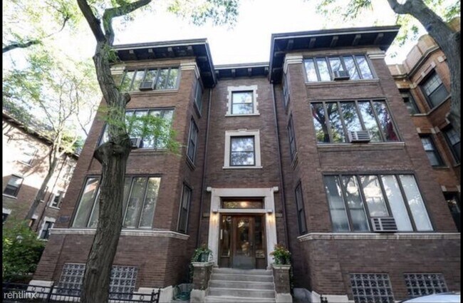 Photo - 2 br, 2 bath Condo - 3741 N Pine Grove Ave