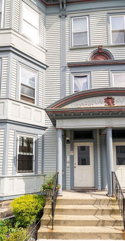 Photo - 30 Hawthorne St Unit 1
