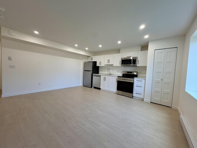 178 178 St