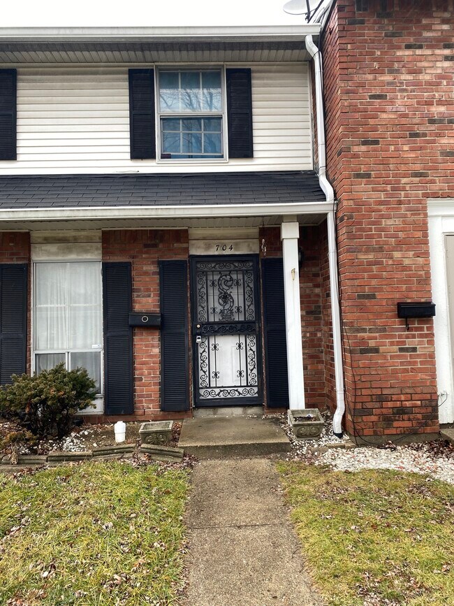 Photo - 704 E Thompson Rd Townhome