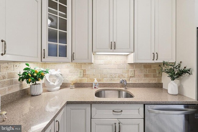 Photo - 4977 Battery Ln Unit 1-610