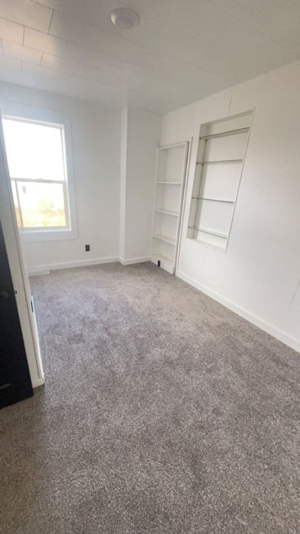 Photo - 4 Bedroom Single Family Home Available!