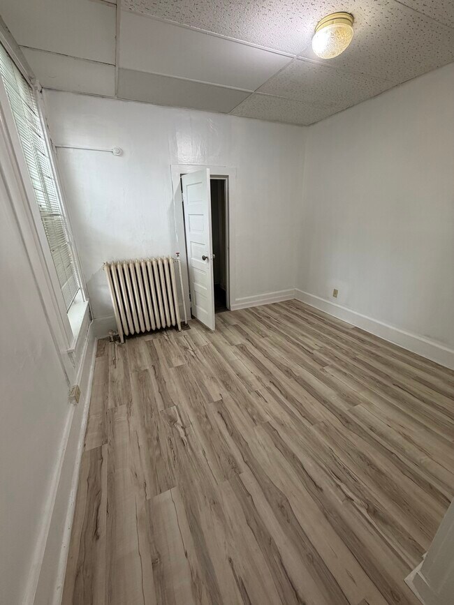 Photo - 314 E Walnut St Unit 1
