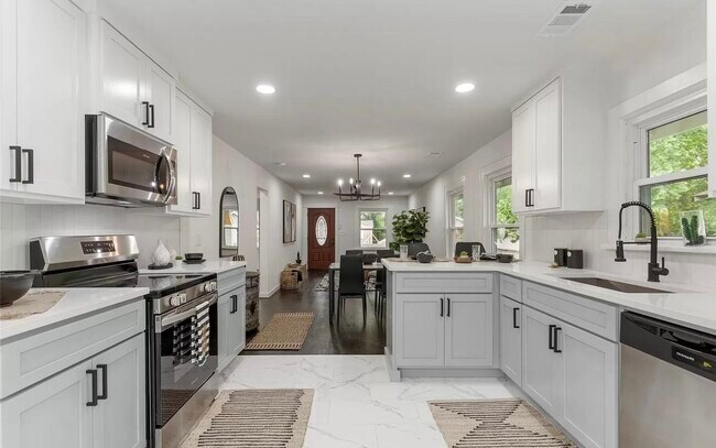 Photo - 1911 W Easton Ct