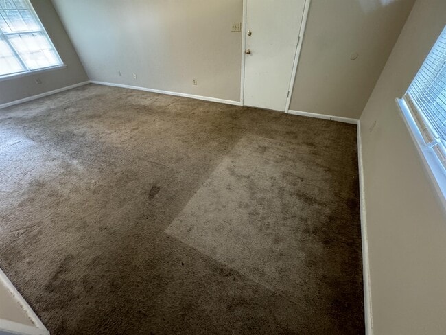 Photo - 3100 Gayhart Dr NW