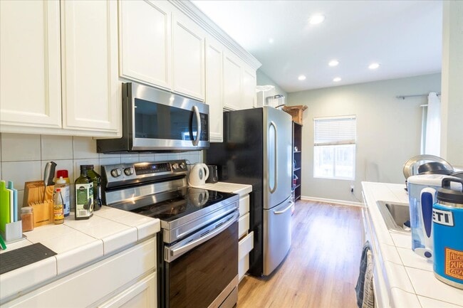 Photo - 1084 Portola Ave