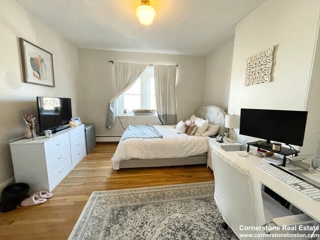 Photo - 748 E 4th St Unidad 3