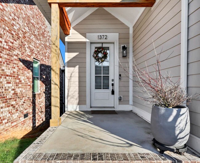 Photo - 1372 Hicks Edgen Rd