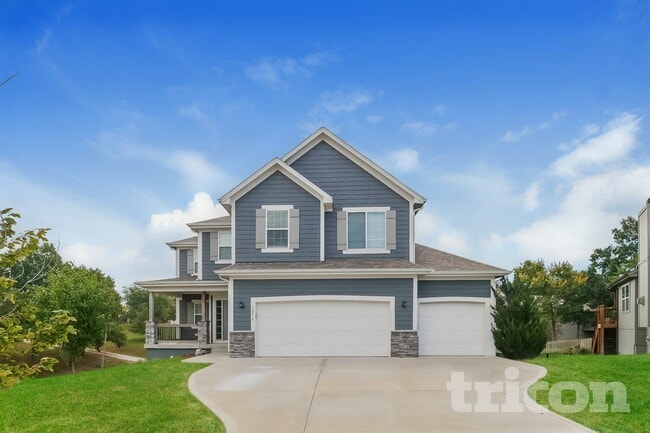 Building Photo - 1016 SE Wood Ridge Ct