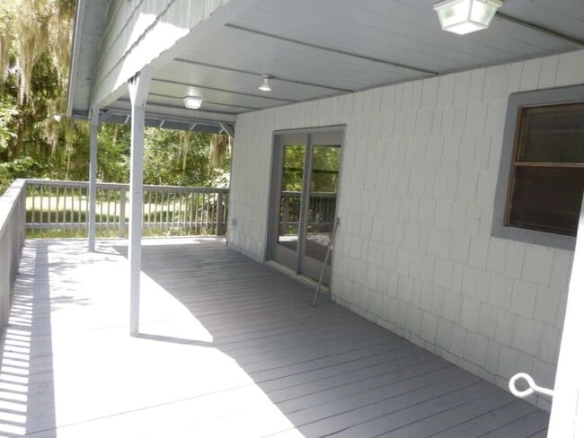 Photo - 203 Ferguson Dr