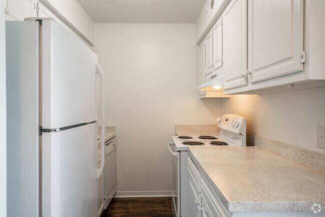 1 Br, 1 Ba - 750 SF - Patriot on the Grand ( FKA Grandview Pointe)