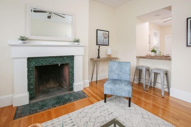 21 Aberdeen St Unit 5