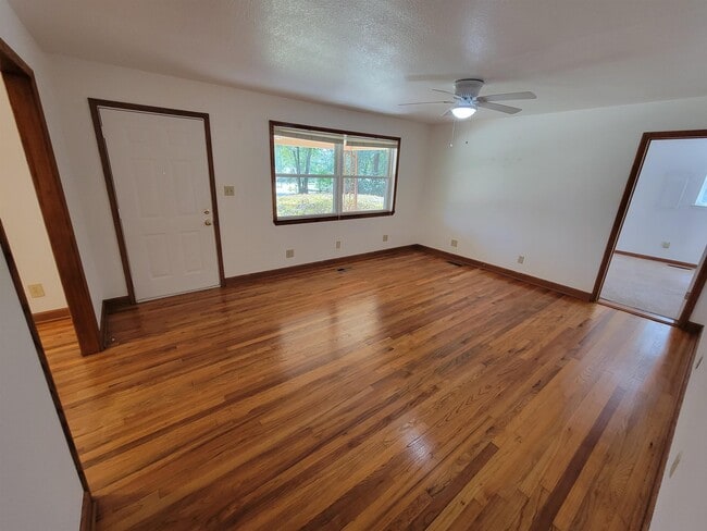 Photo - 1526 Highland Dr