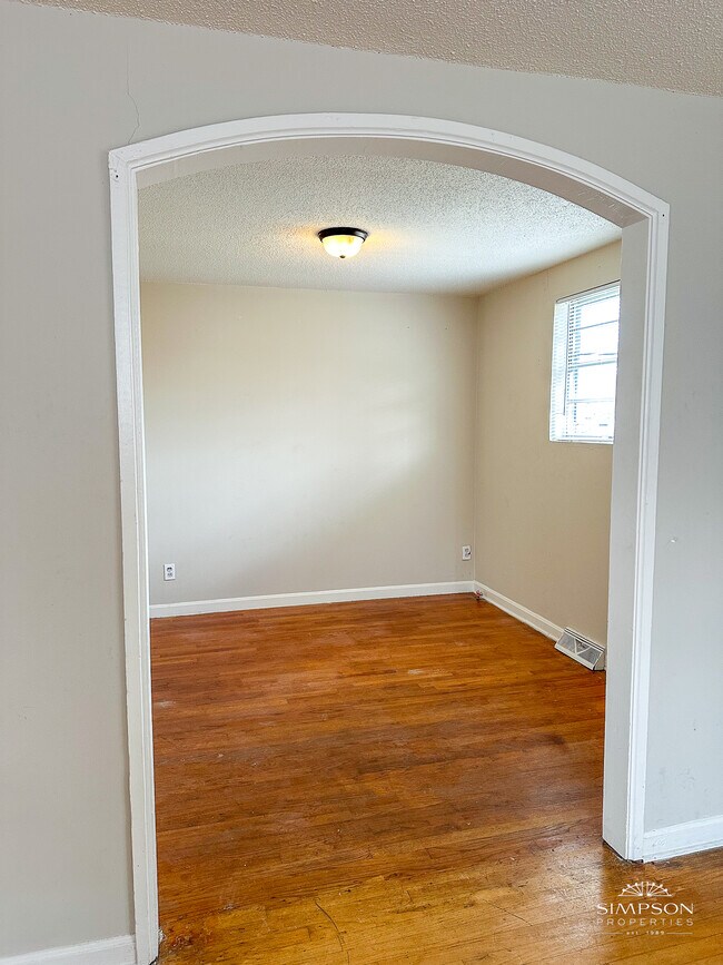 Photo - 304 Greystone Rd