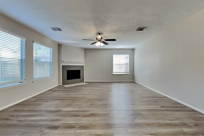 Photo - 31110 Silver Village Dr