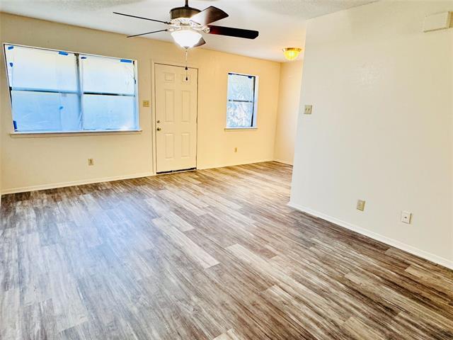 Photo - 807 Bond St