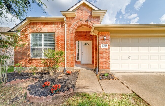 Photo - 16727 Great Oaks Glen Dr