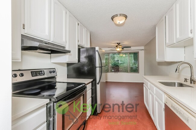 Photo - Stylish 2-Bed Condo with Pool & Clubhouse Access