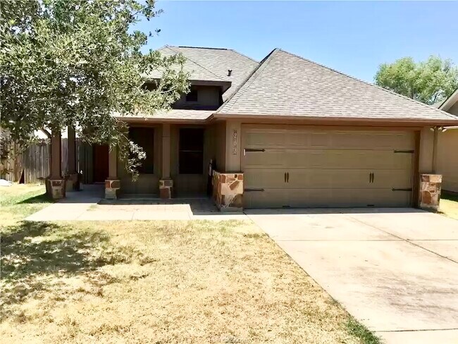 Freshly painted exterior and new roof! - 203 Simi Dr