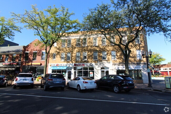 Building Photo - 951 Farmington Ave Unit C-4 Rental
