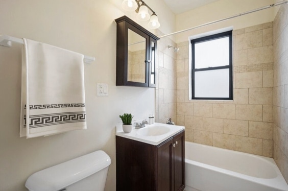 Photo - 3726 N Pine Grove Ave Unit E1