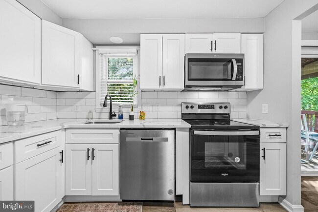 Photo - 17624 Lindstrom Ct