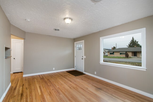 Photo - 1405 N Felts Rd