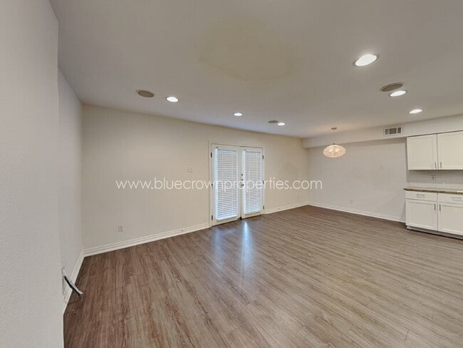 Photo - 2722 Knight St Unit 316c