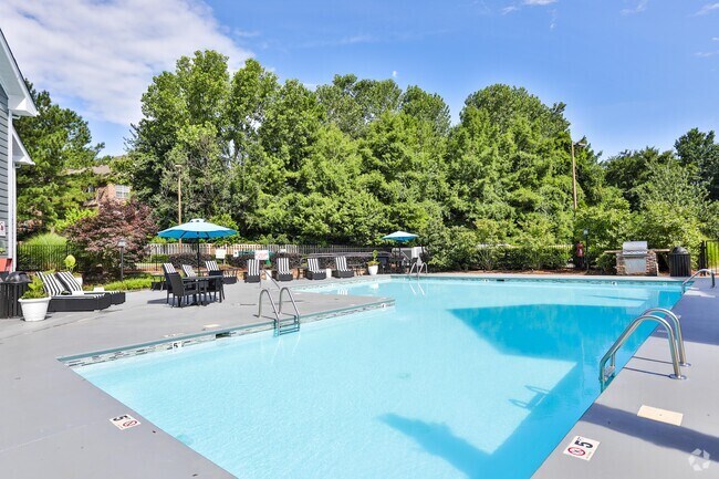 Pool Area - Aurea Station