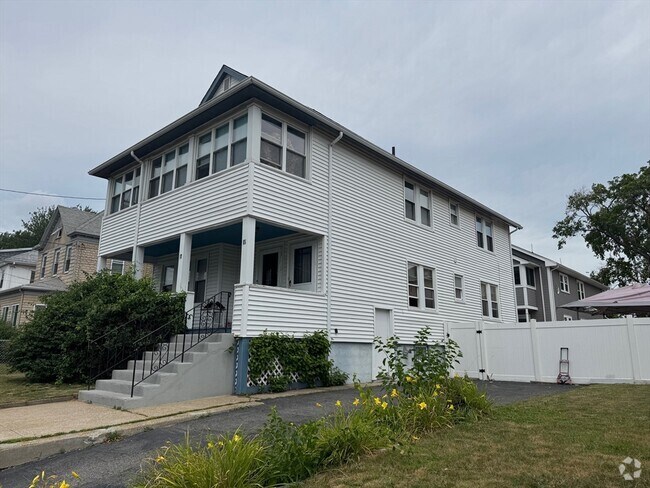 Building Photo - 17 2nd St Unit 1 Rental