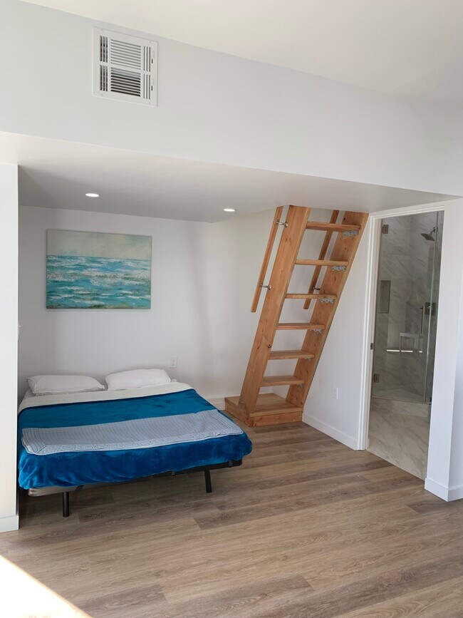 Photo - 10759 Franklin Ave Unidad A