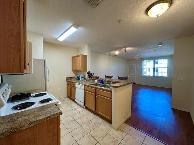 Photo - 5550 E Michigan St