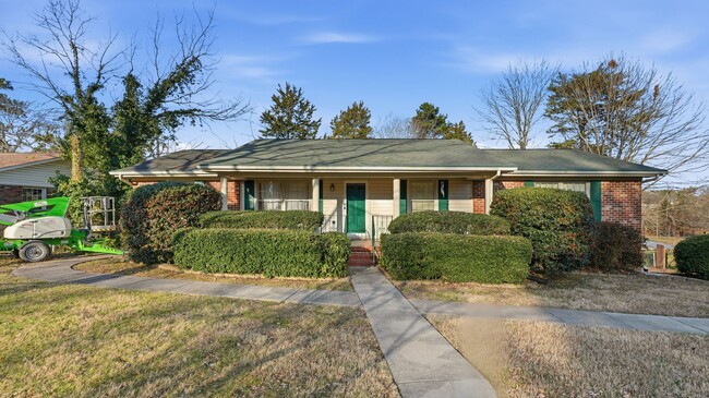 Building Photo - 3 bedroom Cleveland home!