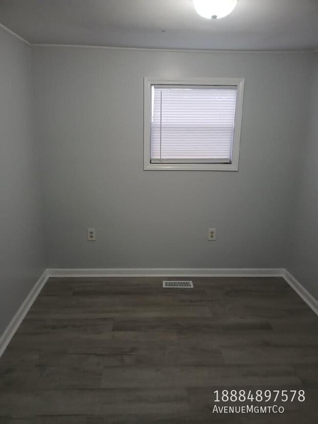 Photo - 715 23rd St NW