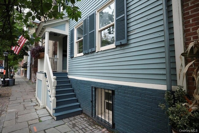 Building Photo - 95 Liberty St Unit 1