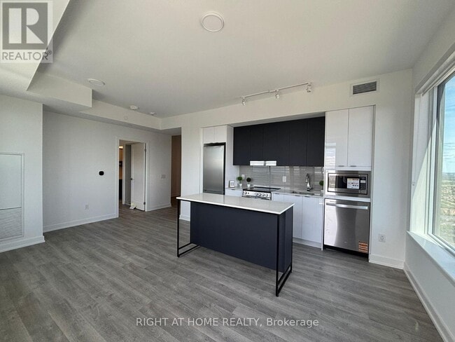 Photo - 5105 Hurontario St Unit 2905