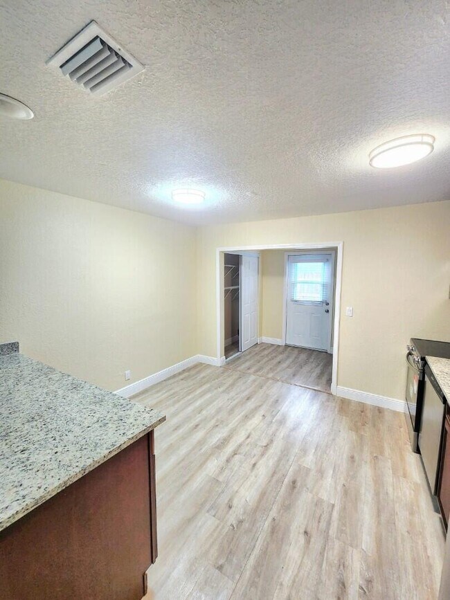 Photo - 4875 Orlando Ave