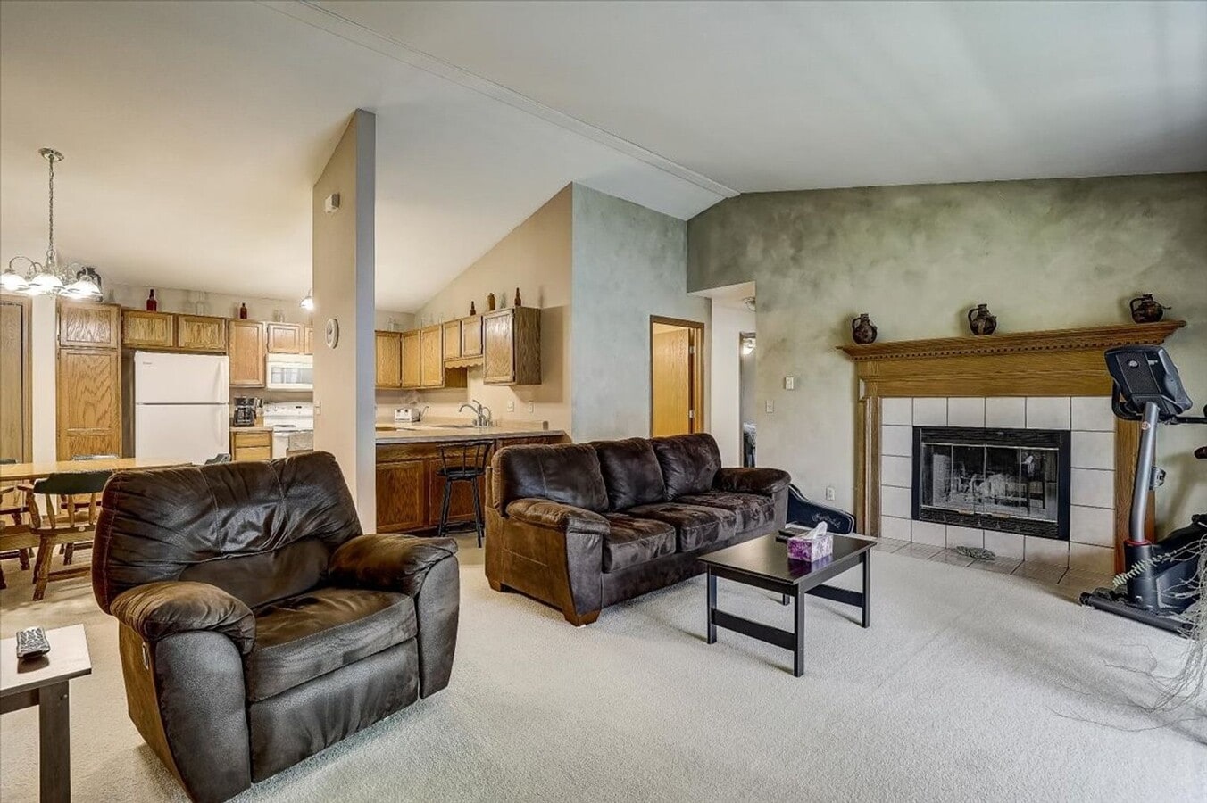 Photo - Spacious 3 Bedroom, 2 Bath Upper Apartment – Available August 1