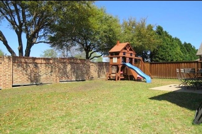 Photo - 2902 Cedar Wood Dr