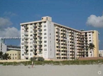 Building Photo - 345 Ocean Dr Unit 403 Rental